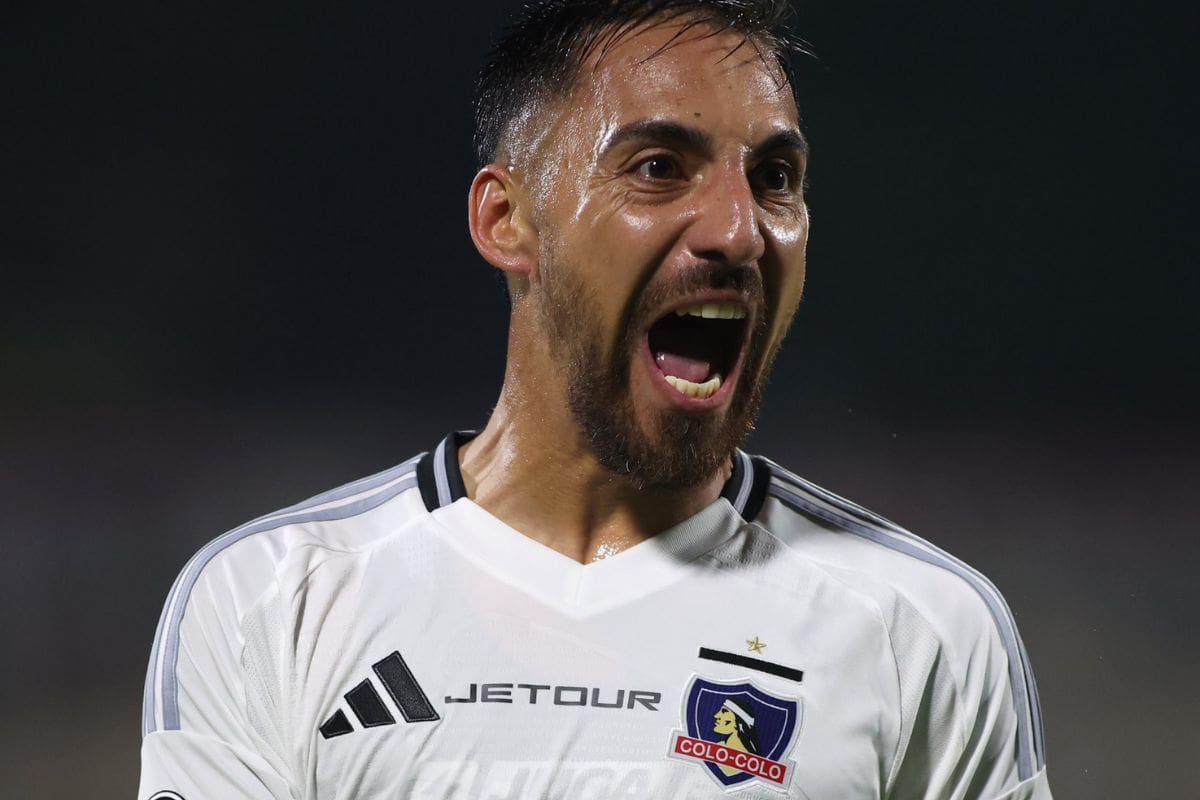 fue protagonista del partido ante Atlético Bucaramanga y también de los memes, por una curiosa situación. Foto: Prensa Colo Colo.