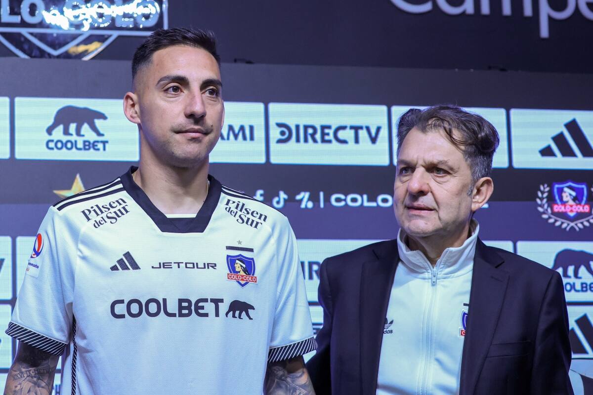Javier Correa en su presentación en Colo Colo.