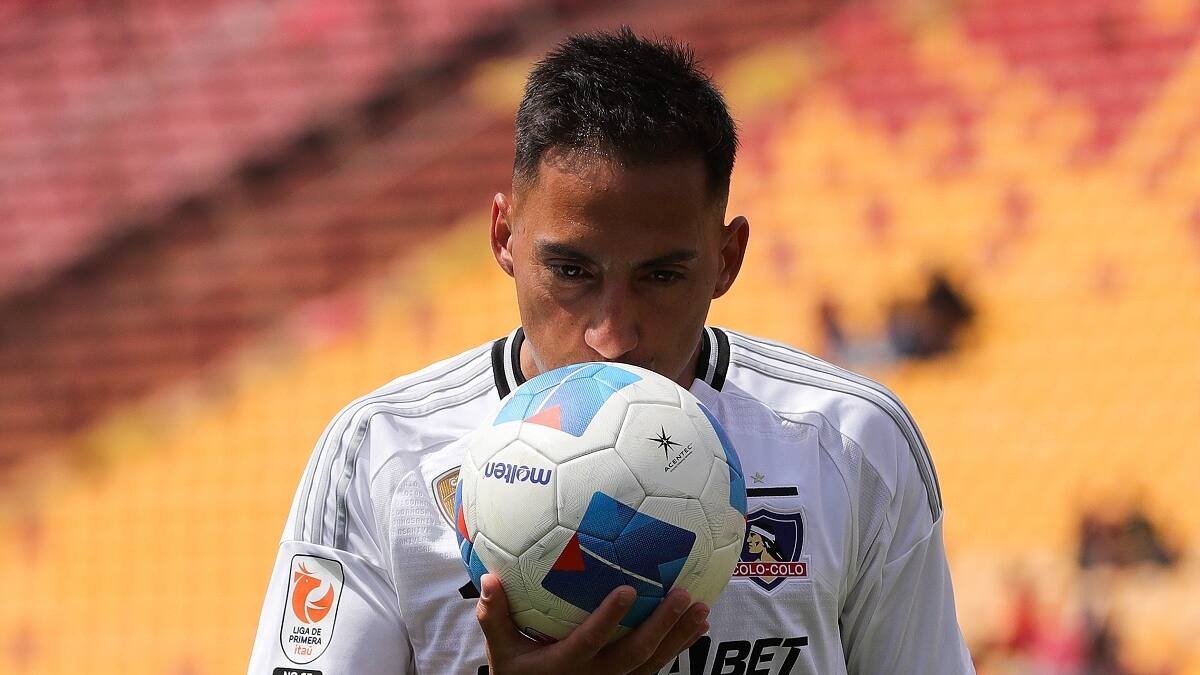 US$ 1.6 millones como piso: el monto que fijó Colo Colo para negociar una posible salida de Javier Correa