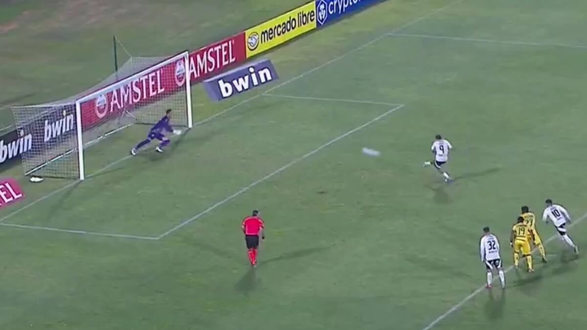 ¡No se puso nervioso! Javier Correa anotó para Colo Colo y vuelve la ilusión en Copa Libertadores