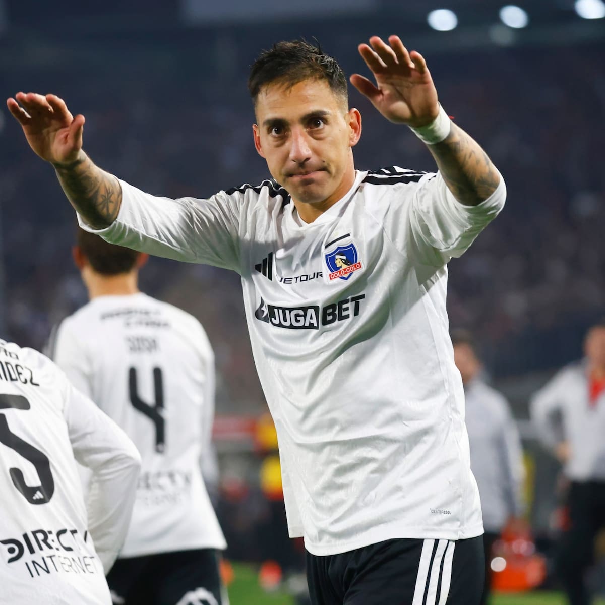 Javier Correa se reencontró con los hinchas de Colo-Colo y confesó: “La enemistad me la busqué solo”