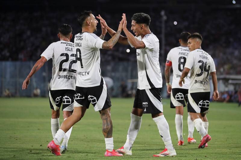 es el delantero titular de Colo Colo.