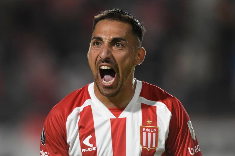 llega a Colo Colo proveniente de Estudiantes de La Plata
