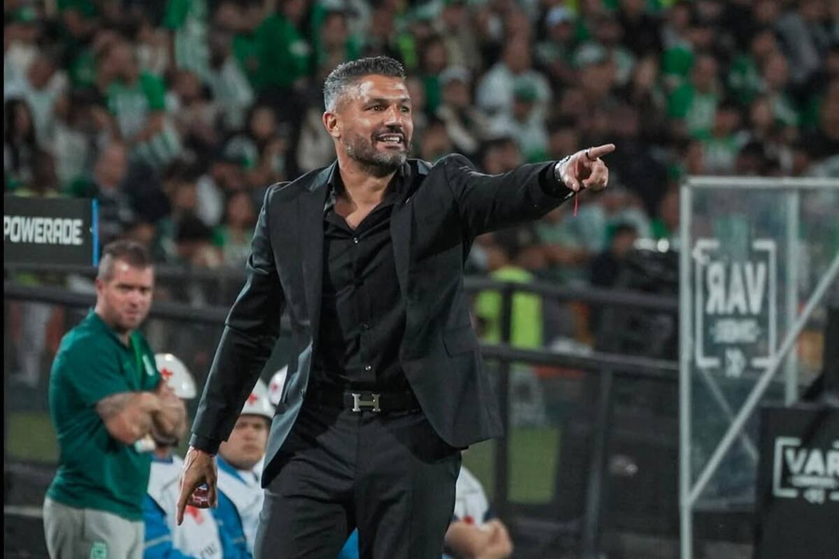 El entrenador no llegará a la U. Foto: @javiergandolfidt en Instagram.