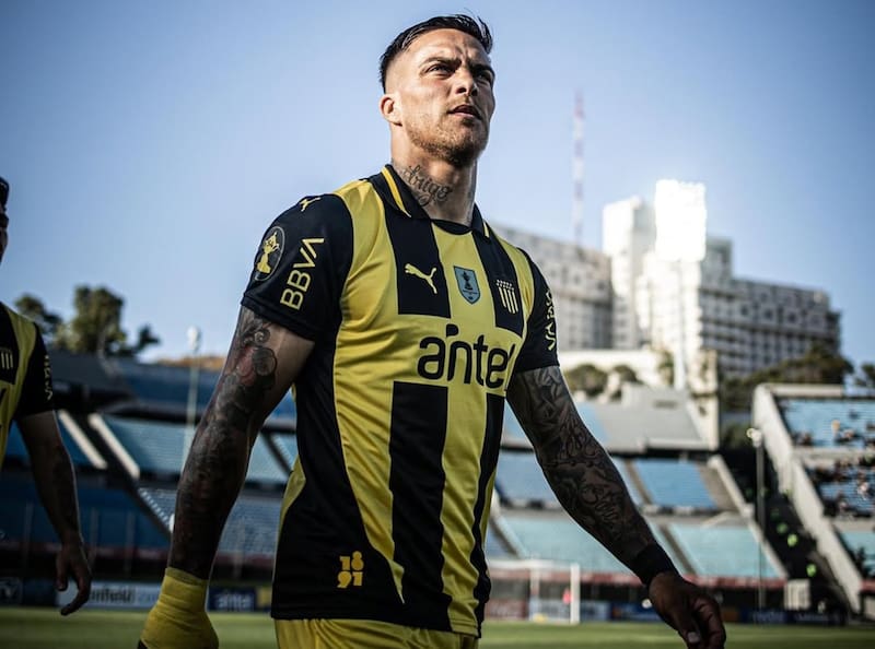 El defensor es opción en Colo Colo y, desde ya, lo comparan con Maximiliano Falcón. Foto: j@avi_mendez21