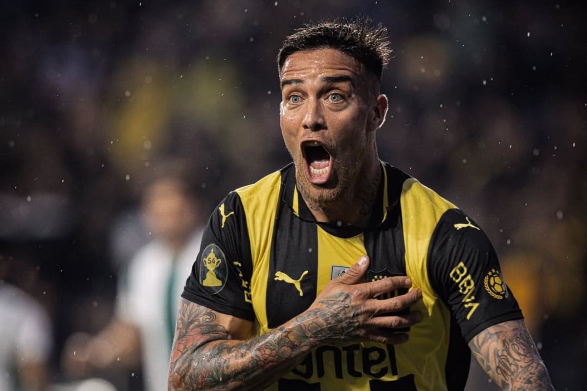 El defensa uruguayo fue aprobado como nuevo fichaje de Colo Colo