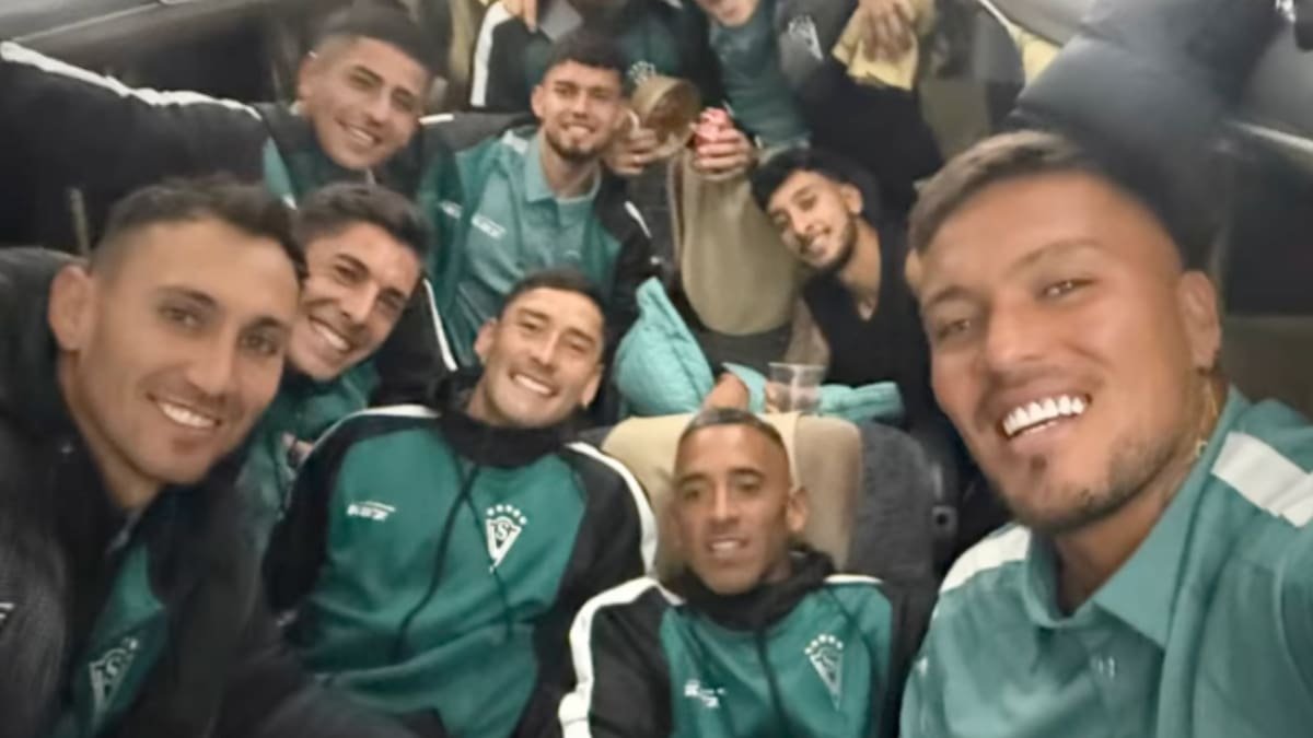“14 horas de viaje”: El maratónico viaje de Parraguez y el plantel de Wanderers tras su triunfazo en la B