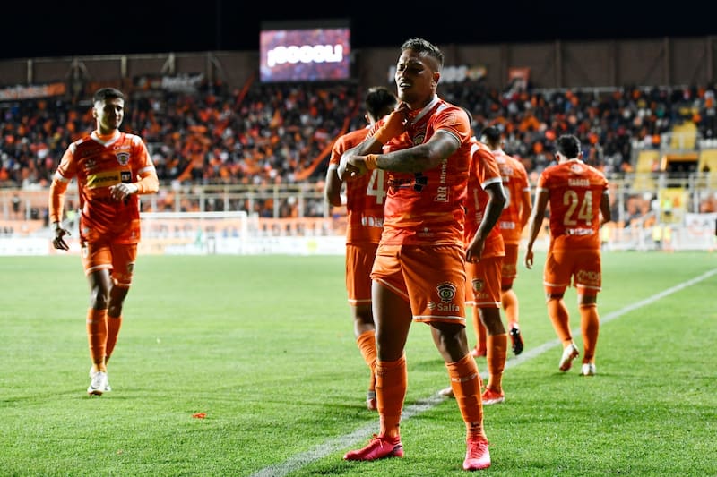 celebrando su gol ante Deportes Copiapó. Foto: Aton.