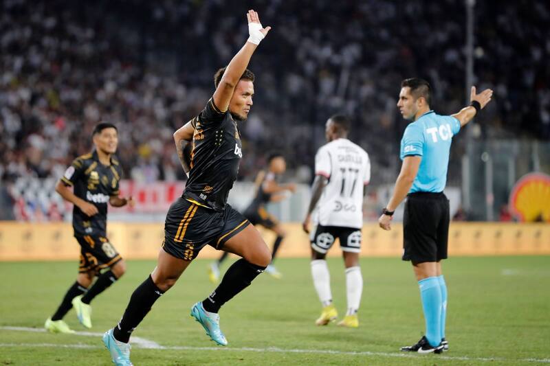 celebrando un gol en el Estadio Monumental. Foto: Agencia Aton.