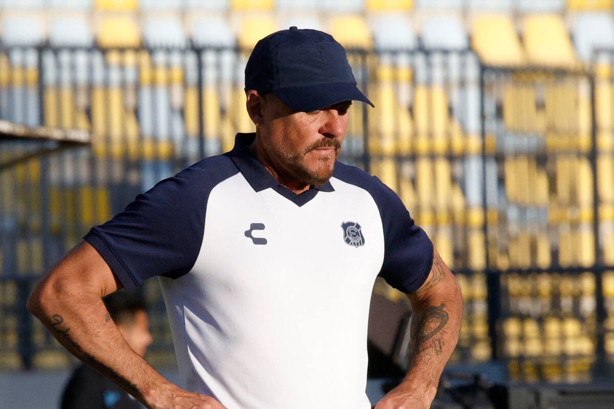 El entrenador argentino fue sacado hace un par de días de su cargo en Everton. Foto: Agencia Aton.