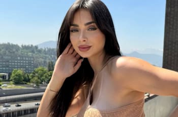 Expareja de Mauricio Isla debuta con encendidas fotografías en plataforma de contenido para adultos