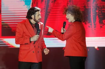 VIDEO: Javiera Contador y Fernando Larraín impactaron con su imitación de Pimpinela en la Teletón