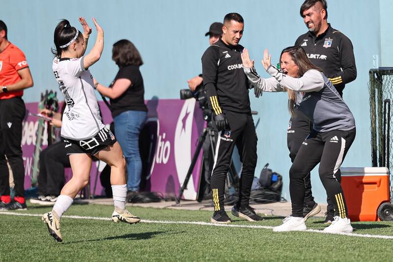 Javiera Grez anotó un doblete en el clásico femenino frente a Santiago Morning. Foto: Colo Colo