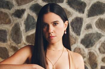 Quién es Javiera Mena, destacada cantante chilena