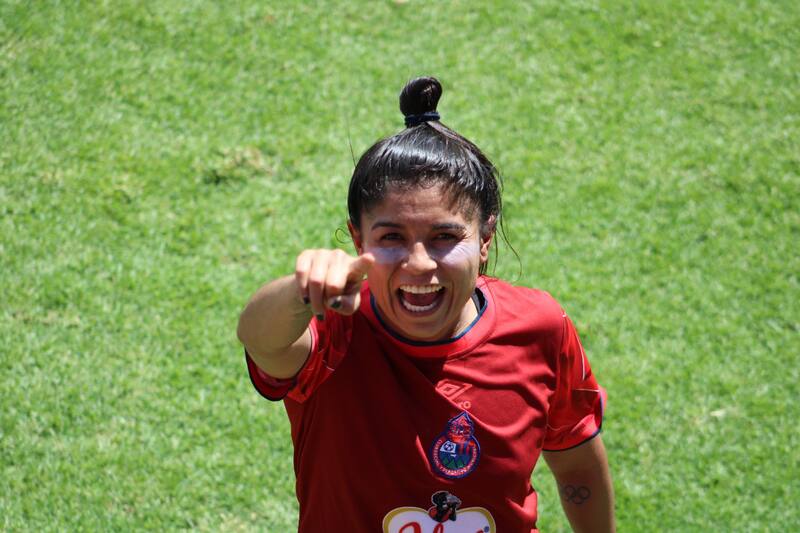 La delantera chilena marcó en la victoria por 3-0 de su equipo, Municipal, sobre Marquense.