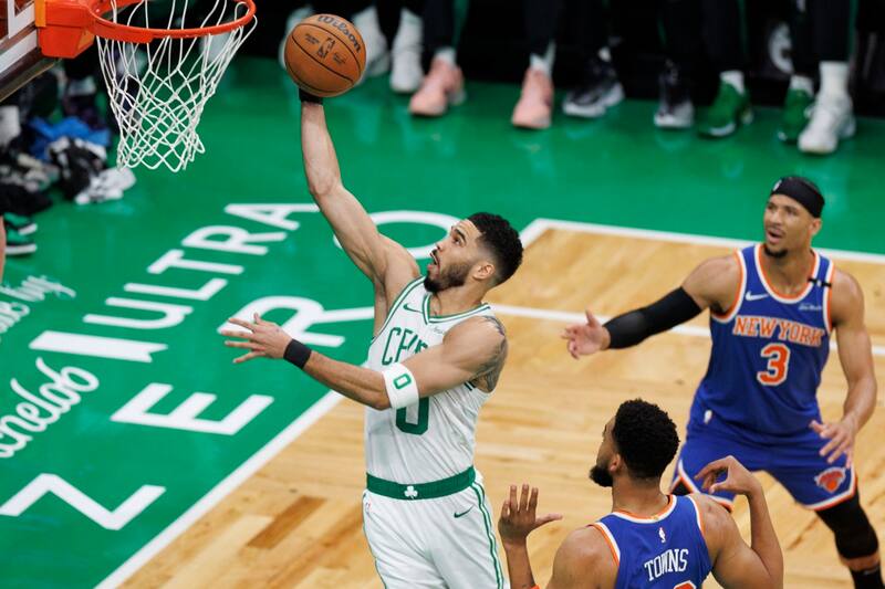 Jayson Tatum, New York Knicks vs Boston Celtics en Playoffs de la NBA. EFE