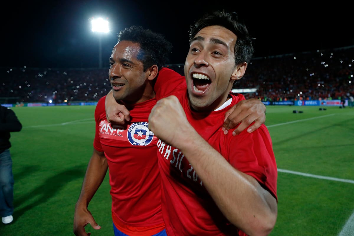 El zurdo junto a Jorge Valdivia durante la clasificación al Mundial de Brasil 2014.