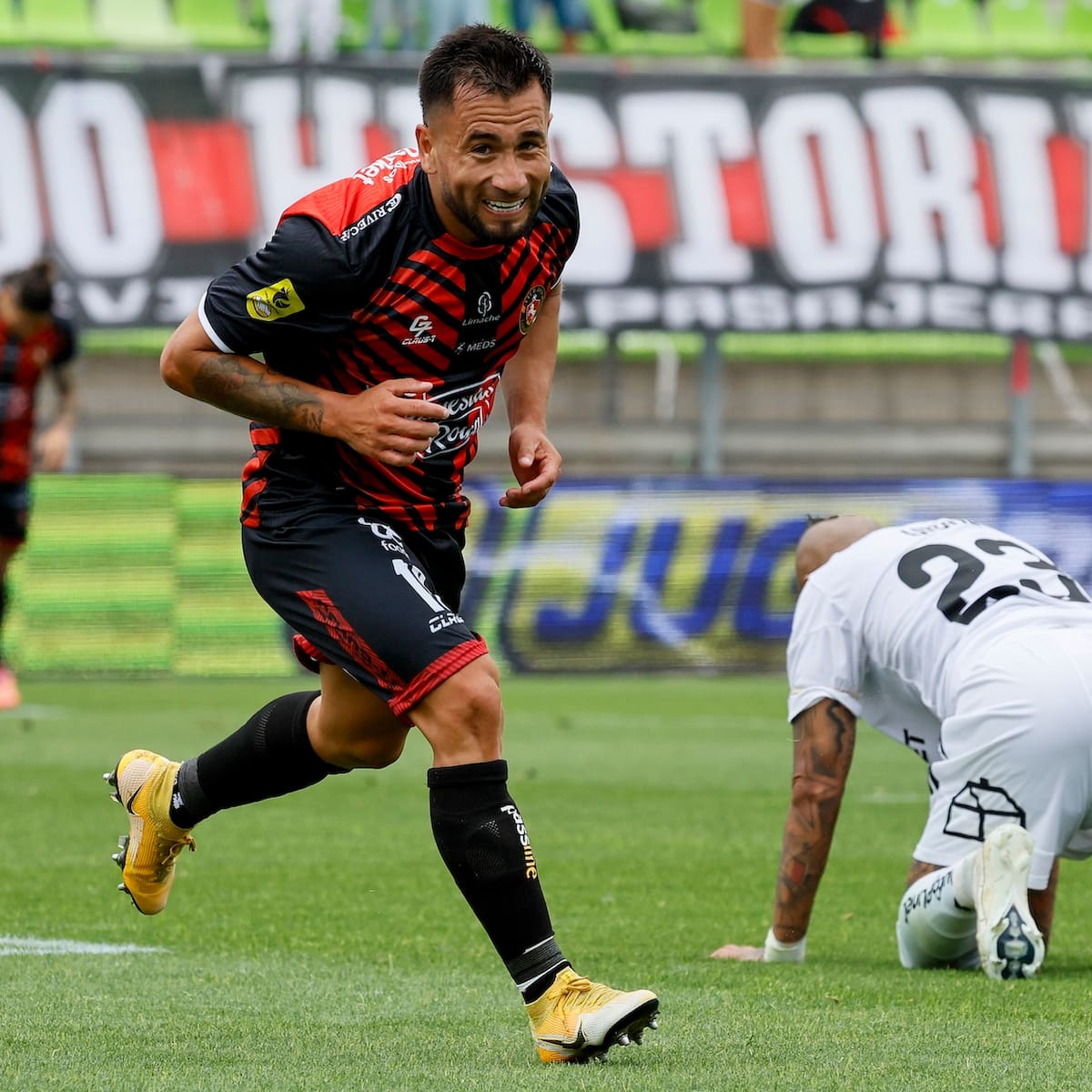 Colo-Colo inició contactos para fichar a Jean Meneses: los millones que pide Deportes Limache