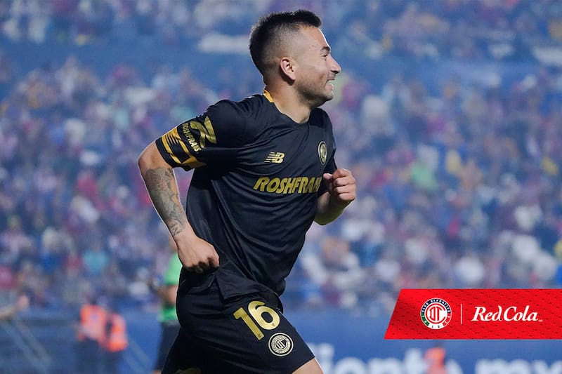 Jean Meneses celebra su gol ante Atlético San Luis