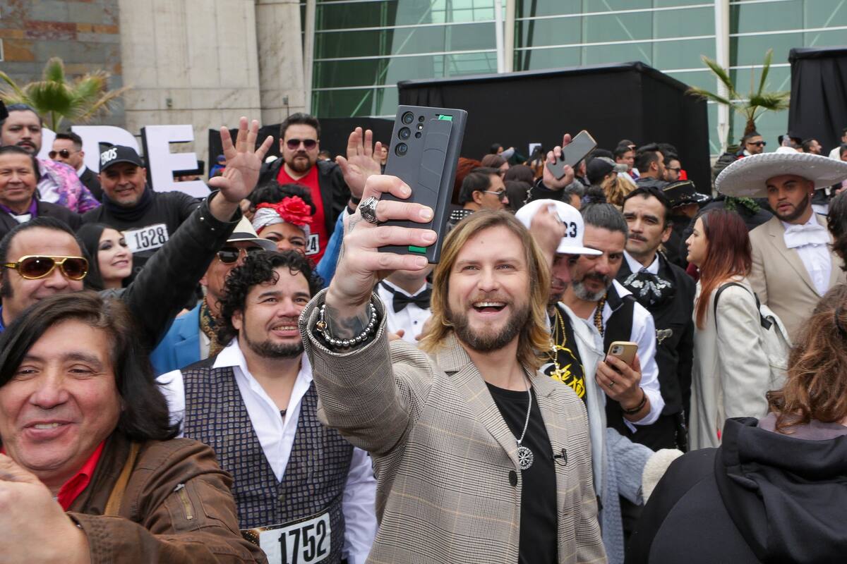 Jean Philippe Cretton recibe el cariño de los participantes de "Mi Nombre Es"