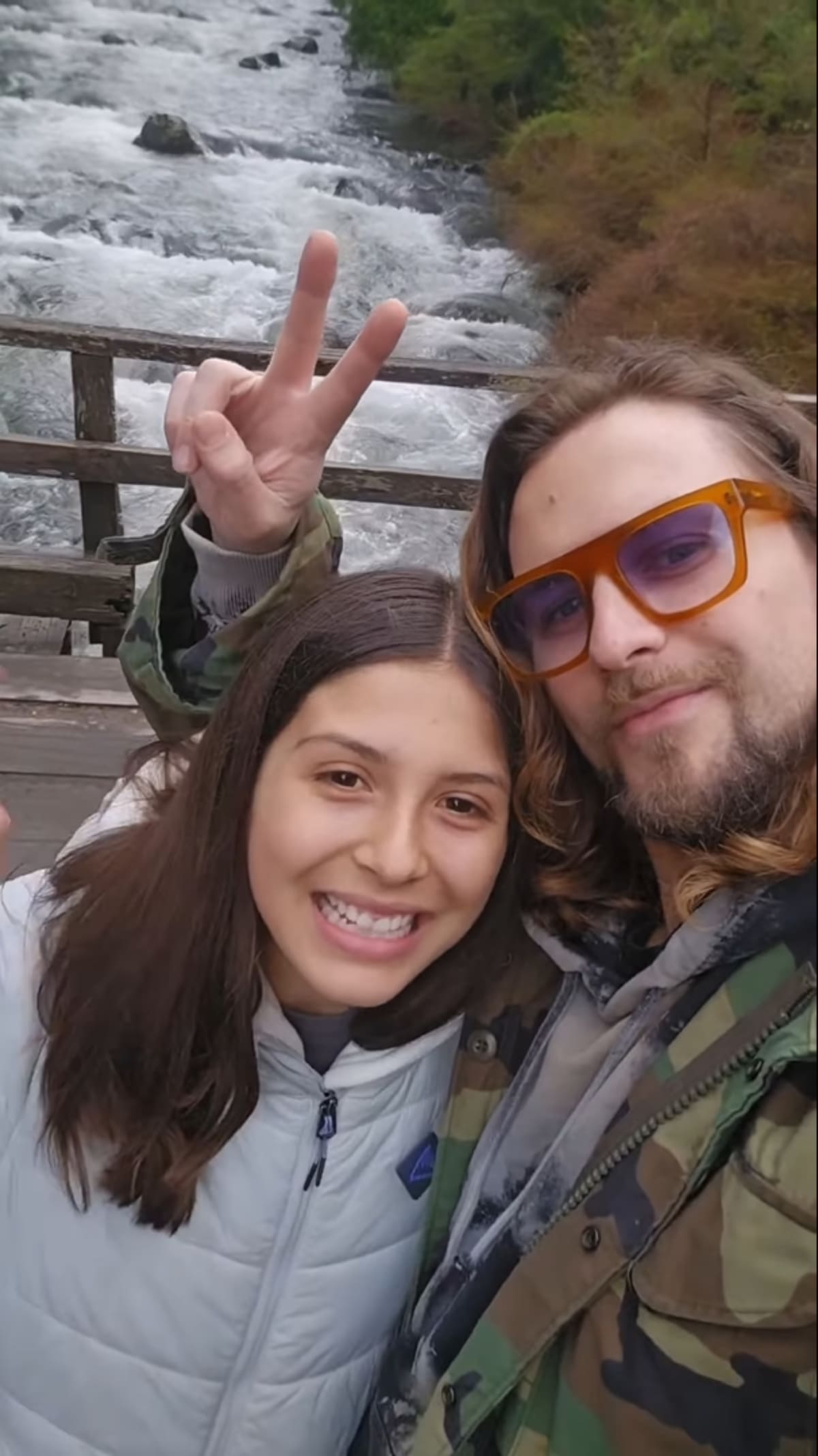 De paseo con su retoña. Foto: Instagram.