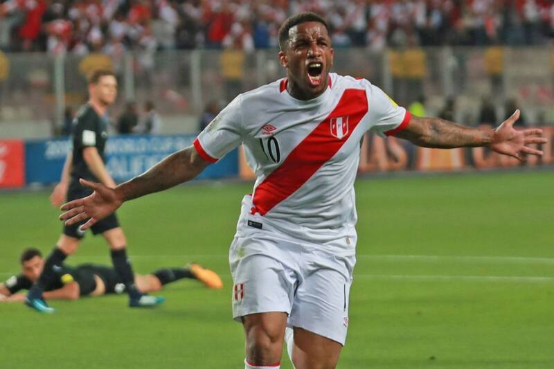 Jefferson Farfán fue comparado con Alexis Sánchez.
