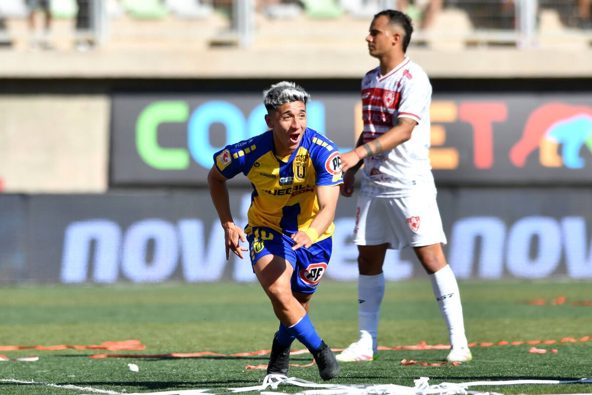 Fue figura en Primera B, tiene que volver a U. de Chile y ya 2 equipos mostraron interés en ficharlo. Foto: Aton.