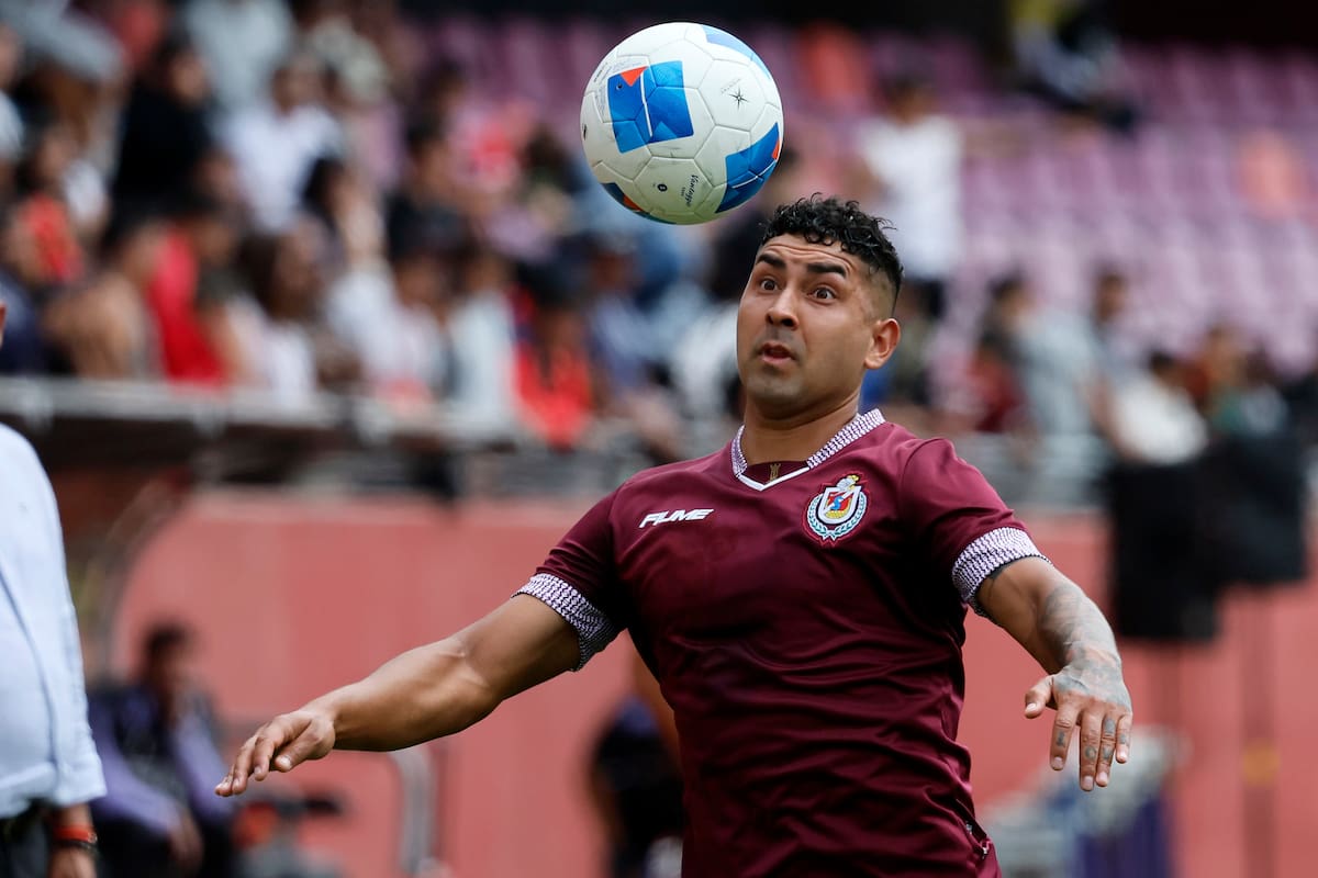 Su brillante aparición en el fútbol chileno no alcanzó una consolidación que lo convirtiera en un referente.