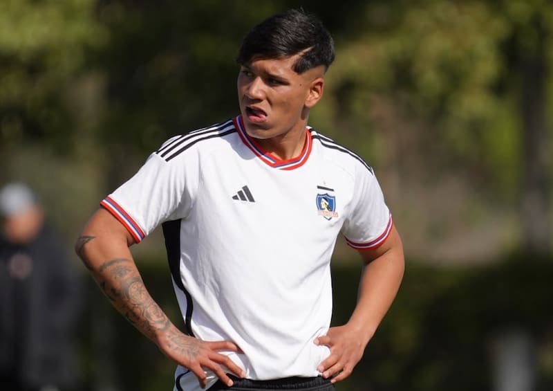 El joven delantero ha sido parte de entrenamientos con el primer equipo de Colo Colo.
