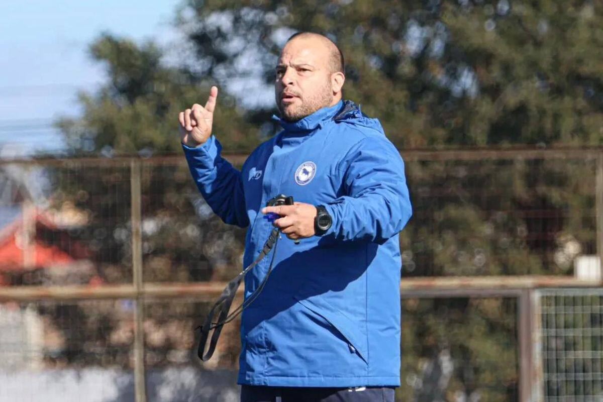 El entrenador de Provincial Osorno recordó su paso por Deportes Limache. Foto: personal Jeremías Viale.