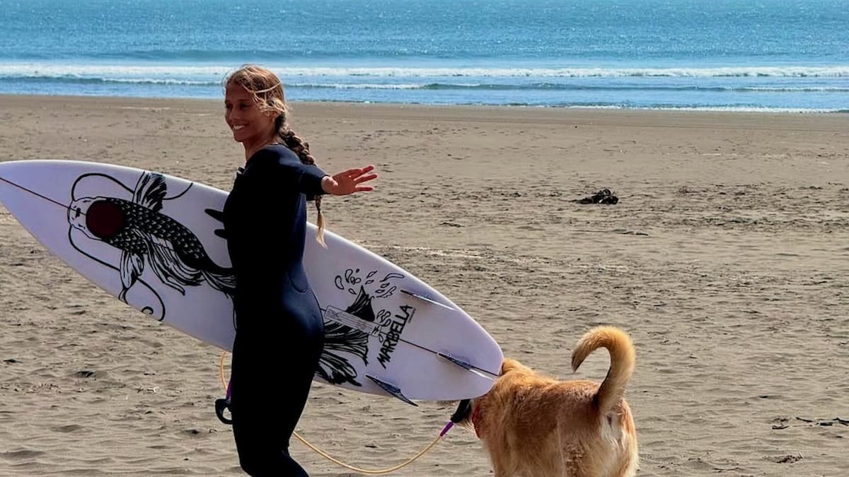 Es portuguesa, se enamoró de Chile y ahora es la reina del surf nacional: “Agradecida de mi vida cerca del mar”