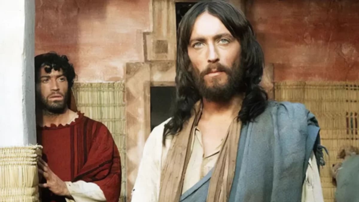 Se afeitó por una fuerte razón: así luce el actor de Jesús de Nazaret sin su característica barba