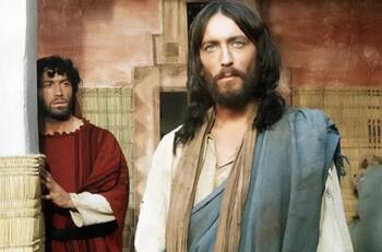 Se afeitó por una fuerte razón: así luce el actor de Jesús de Nazaret sin su característica barba