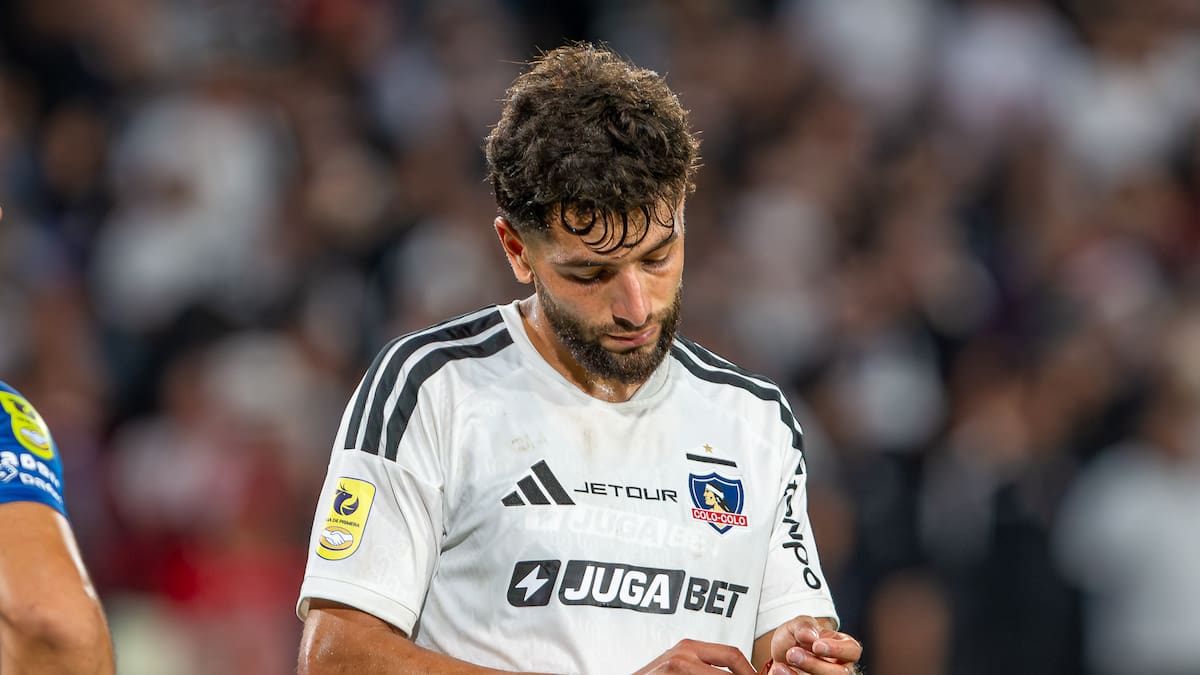 El defensa de Colo Colo que no convence pese a tener la mejor zaga del torneo: “Debe ganar confianza”