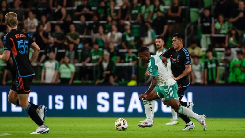 La UC volvió a recurrir a la MLS en el mercado de fichajes y anunció la llegada de Jhojan Valencia