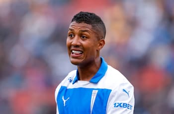 Universidad Católica acerca posturas para renovar el contrato de Jhojan Valencia