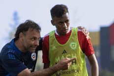 Llegó a los 7 años a Chile desde Colombia, juega en la U y es la gran carta de La Roja en el Mundial