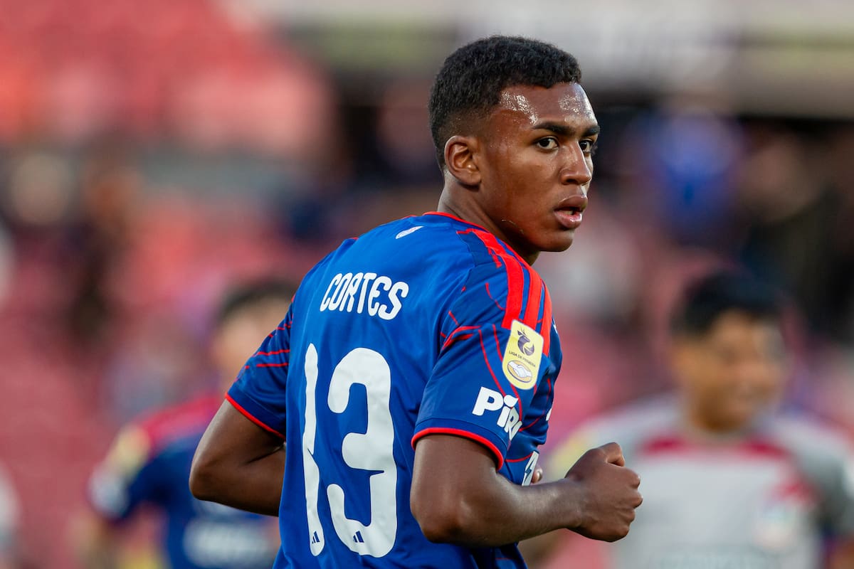 Tiene una dura competencia para ser considerado en el primer equipo de la U. Foto: Felipe Escobedo/En Cancha