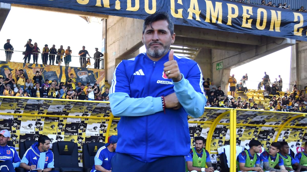 Pese a su debut ganador: el plan de la U no contempla a Jhon Valladares como DT a largo plazo