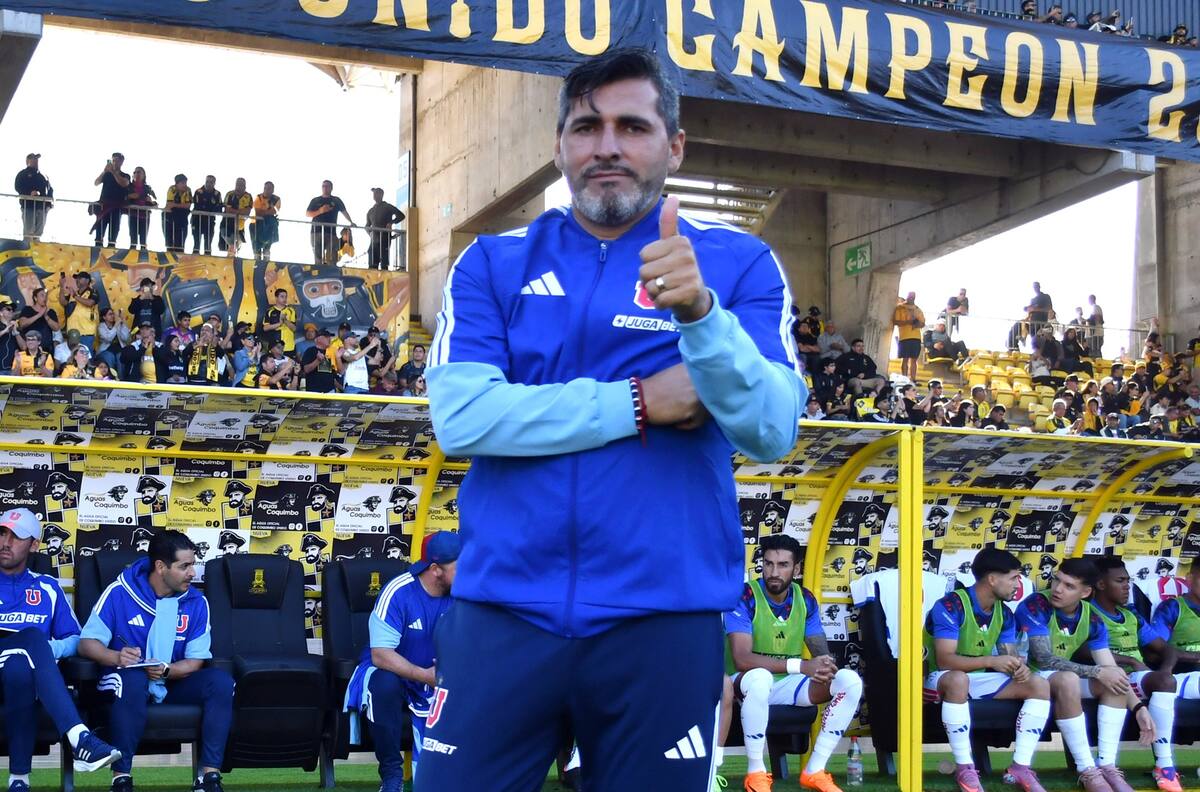 Pese a su debut ganador: el plan de la U no contempla a Jhon Valladares como DT a largo plazo