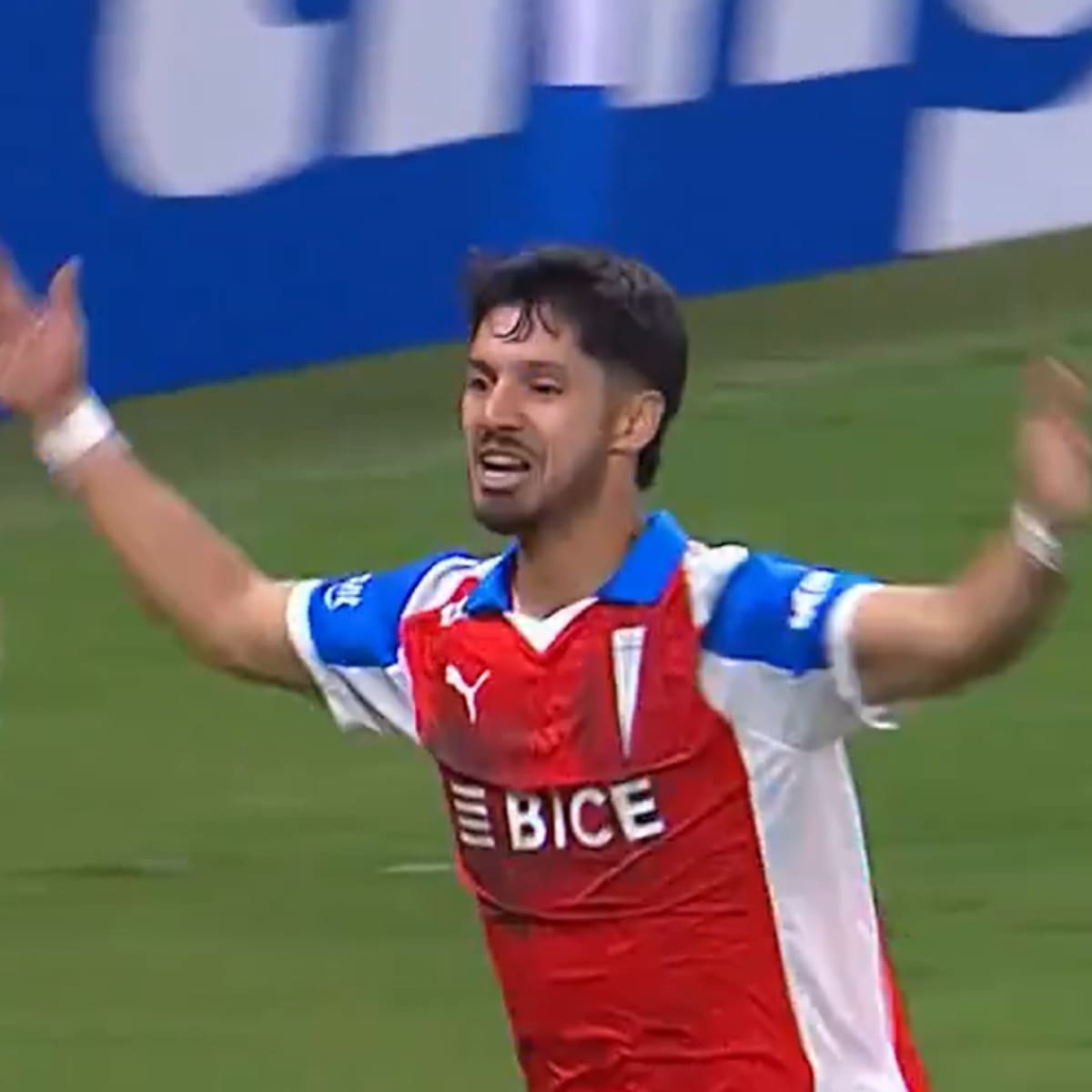 VIDEO | El agónico gol de Jimmy Martínez que completó la hazaña de la UC ante Cruzeiro en Libertadores