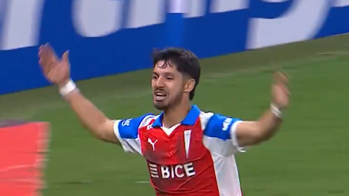 VIDEO | El agónico gol de Jimmy Martínez que completó la hazaña de la UC ante Cruzeiro en Libertadores