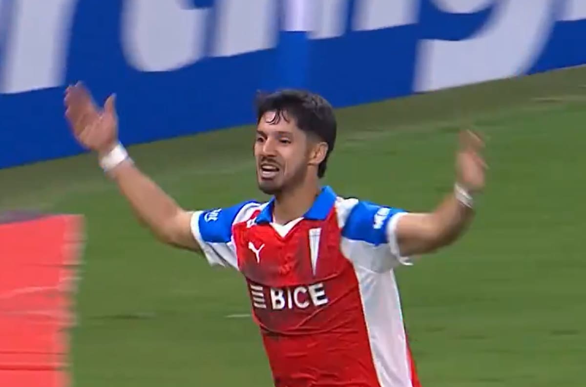VIDEO | El agónico gol de Jimmy Martínez que completó la hazaña de la UC ante Cruzeiro en Libertadores