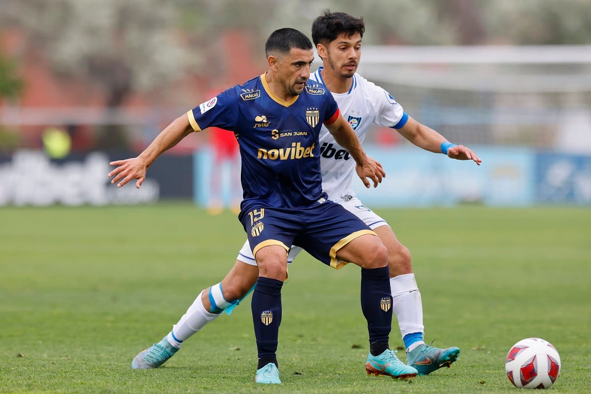 Jimmy Martínez en Magallanes vs Huachipato. Agencia Aton