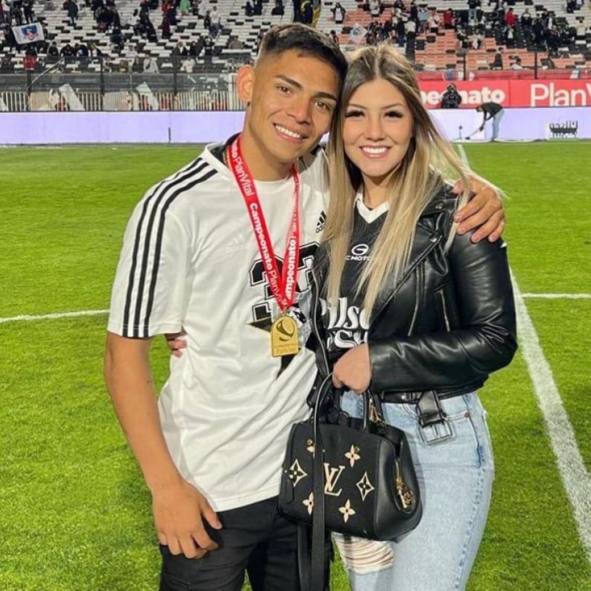 El vuelco amoroso que vivió Joan Cruz: expareja ya estaría con reconocido artista urbano