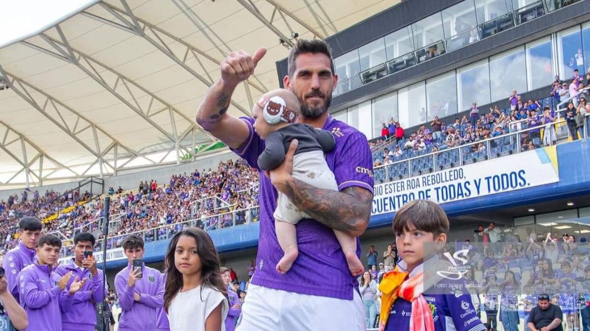 Joaquín Larrivey sufrió violenta encerrona: iba con su hijo de 7 meses y otros dos futbolistas