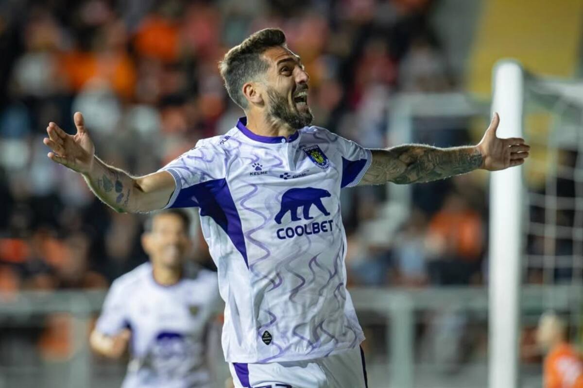 El delantero buscará su nacionalidad para 2026. Foto: Deportes Concepción.