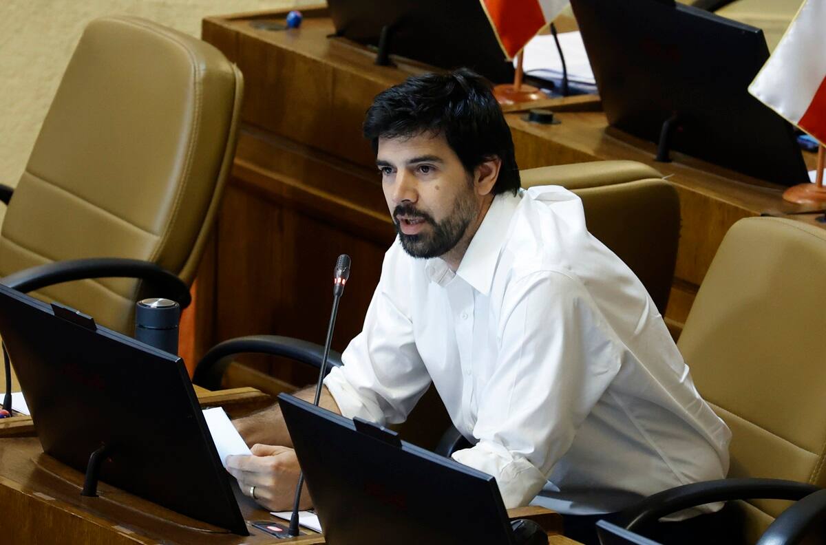 Joaquín Lavín Jr. renuncia a la UDI tras allanamiento a su oficina en el Congreso Nacional
