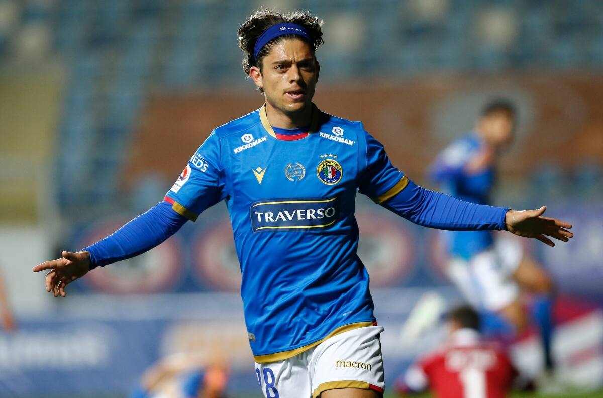 Joaquín Montecinos coquetea con regresar al fútbol chileno mientras se recupera de una lesión