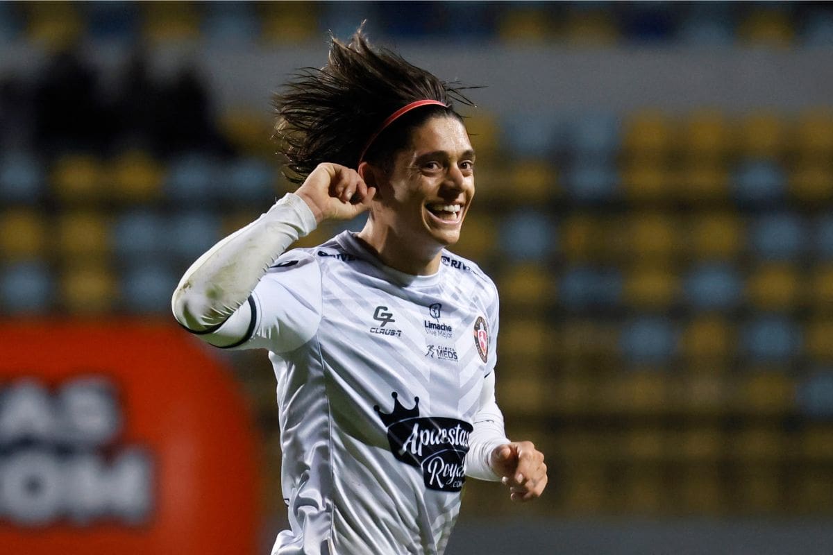El jugador se ha transformado en pieza fundamental de Deportes Limache. Foto: Agencia Aton.